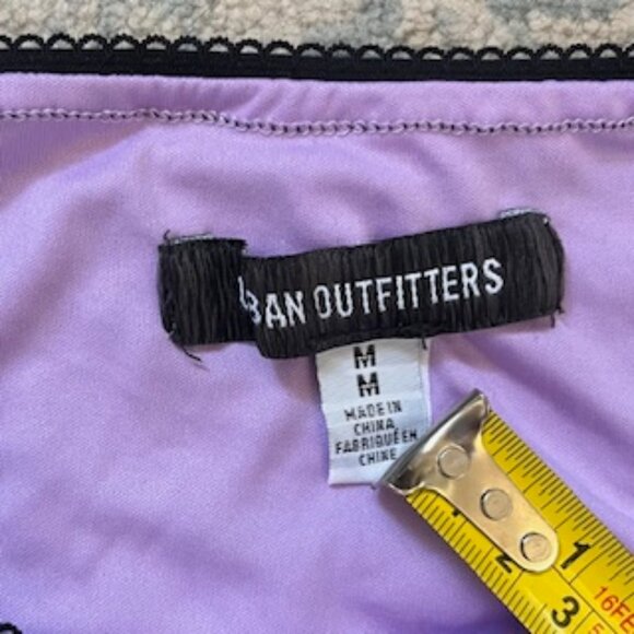 🧡 3/15 Urban Outfitters Mini Skirt with Lace/Mesh Like Design Women’s M - Picture 8 of 9